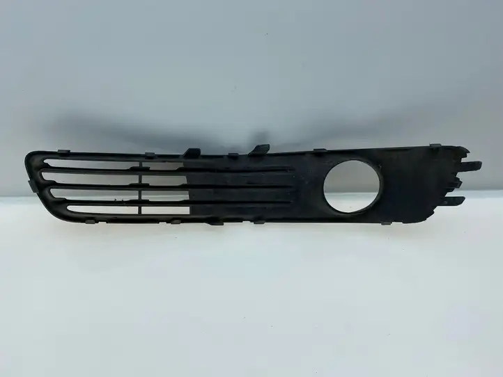 Subaru Legacy (2003 - 2009) 57731AG640 Решетка противотуманной фары — фото 2