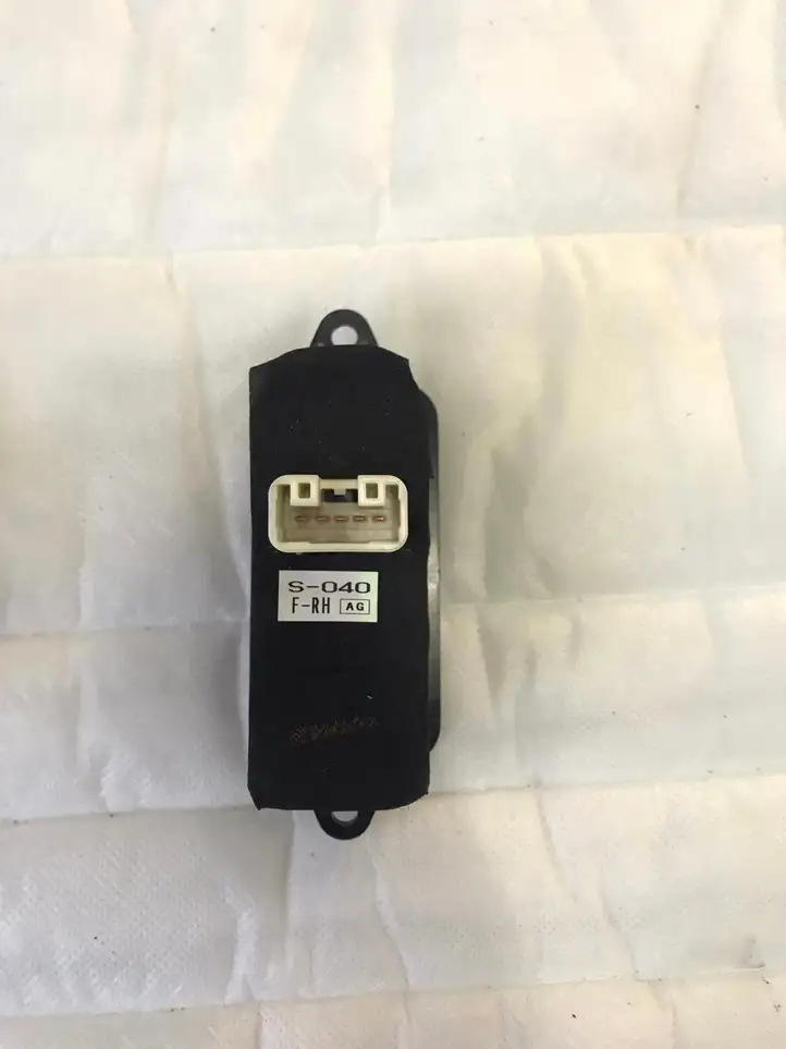 Subaru Legacy (2003 - 2009) 83071SA060 Кнопка стеклоподъемников — фото 2