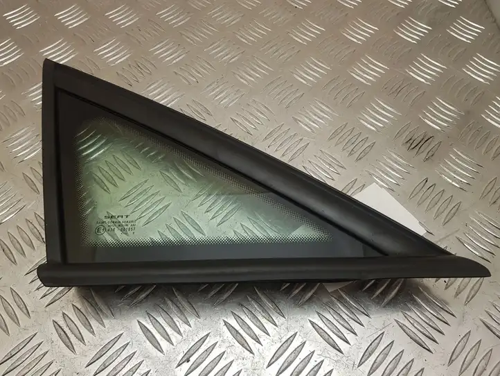 Seat Altea XL (2004 - 2015) 5P0845412 Треугольное стекло кузова — фото 1