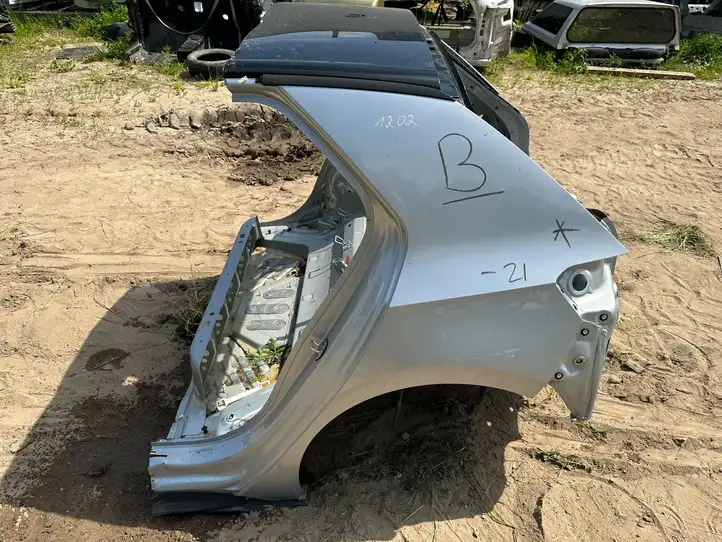 Volkswagen ID.3 (2019 - ) Задняя часть кузова — фото 16