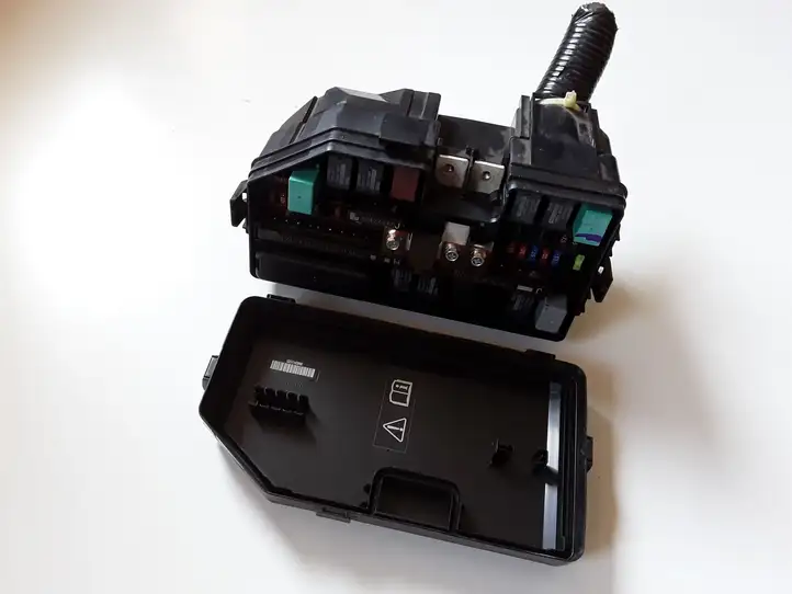 Honda Civic (2011 - 2017)  TV2E010E0 Ящик предохранителей (комплект)