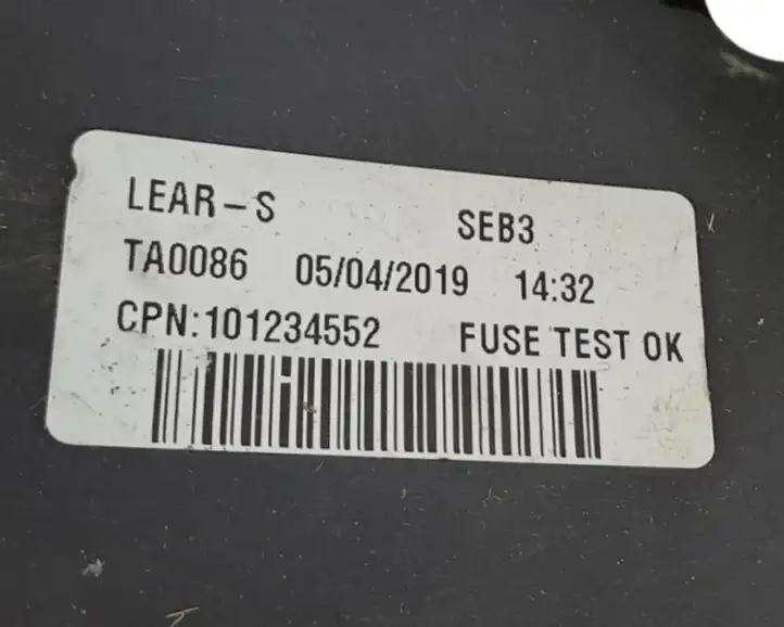 Volvo XC90 (2014 - 2019)  31398001 Ящик предохранителей (комплект)