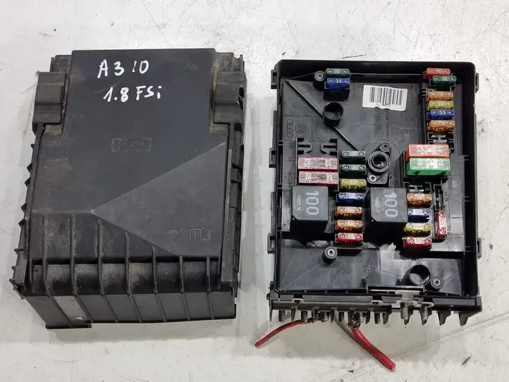 Audi A3/S3 8P (2008 - 2013) 1K0937125D Блок предохранителей (комплект) — фото 1