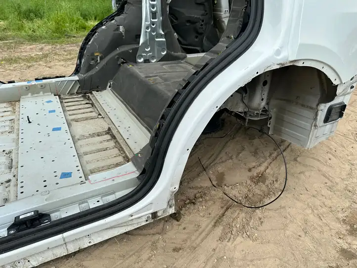 Tesla Model X (2015 - 2021) Задняя часть кузова — фото 8