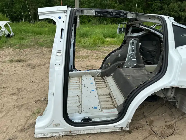 Tesla Model X (2015 - 2021) Задняя часть кузова — фото 17