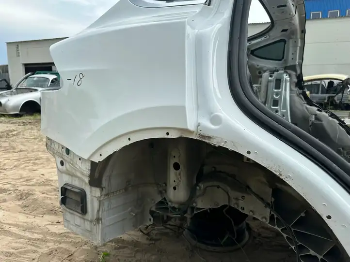 Tesla Model X (2015 - 2021) Задняя часть кузова — фото 22