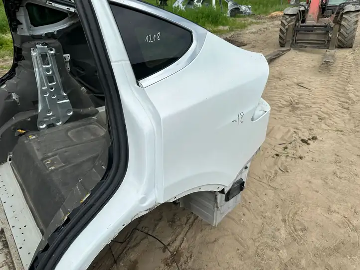 Tesla Model X (2015 - 2021) Задняя часть кузова — фото 25