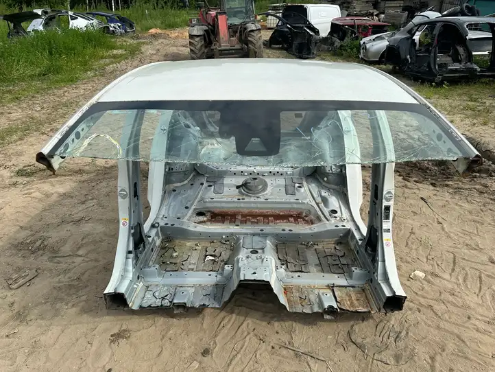 Toyota Prius (XW50) (2015 - ) Задняя часть кузова — фото 19