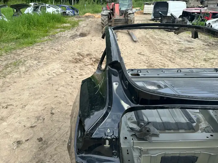 Tesla Model 3 (2017 - 2023) Задняя часть кузова — фото 2