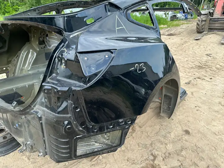 Tesla Model 3 (2017 - 2023) Задняя часть кузова — фото 4