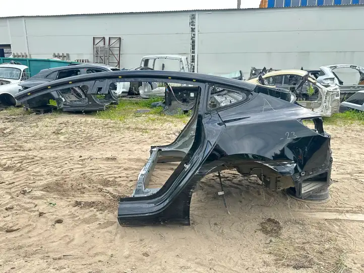 Tesla Model 3 (2017 - 2023) Задняя часть кузова — фото 5