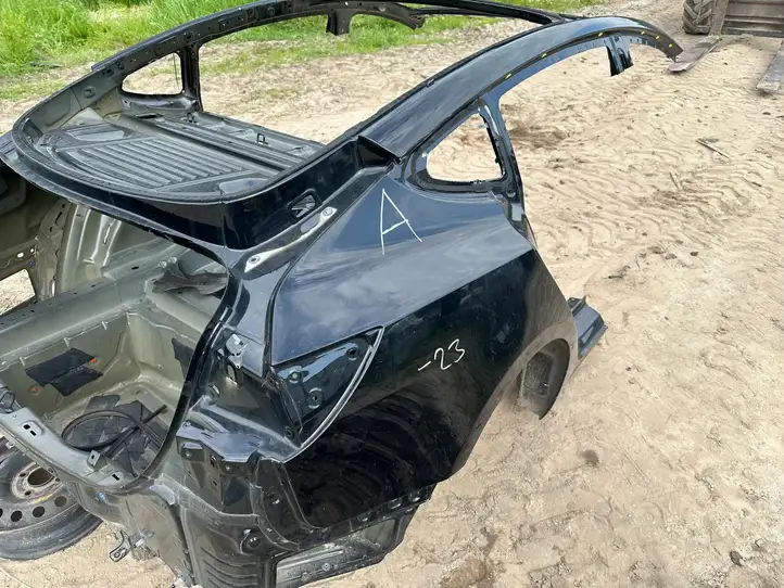 Tesla Model 3 (2017 - 2023) Задняя часть кузова — фото 8