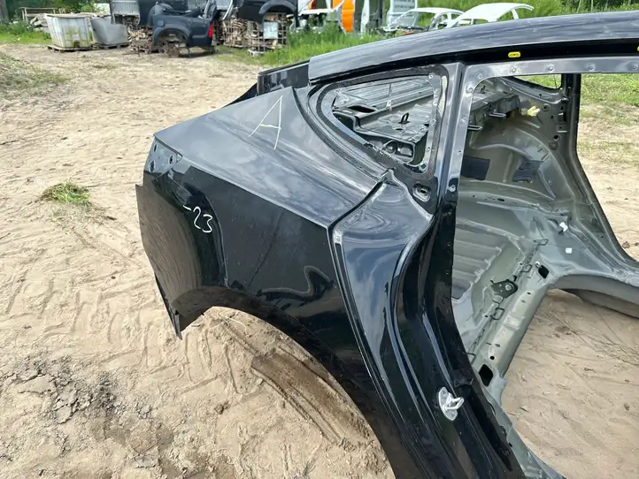 Tesla Model 3 (2017 - 2023) Задняя часть кузова — фото 9