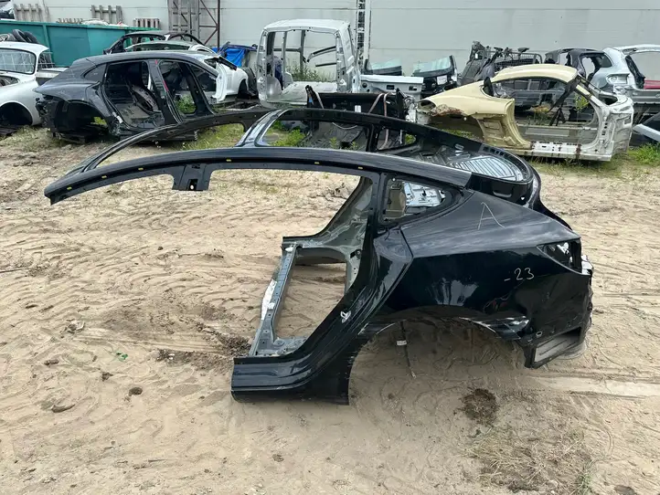 Tesla Model 3 (2017 - 2023) Задняя часть кузова — фото 15