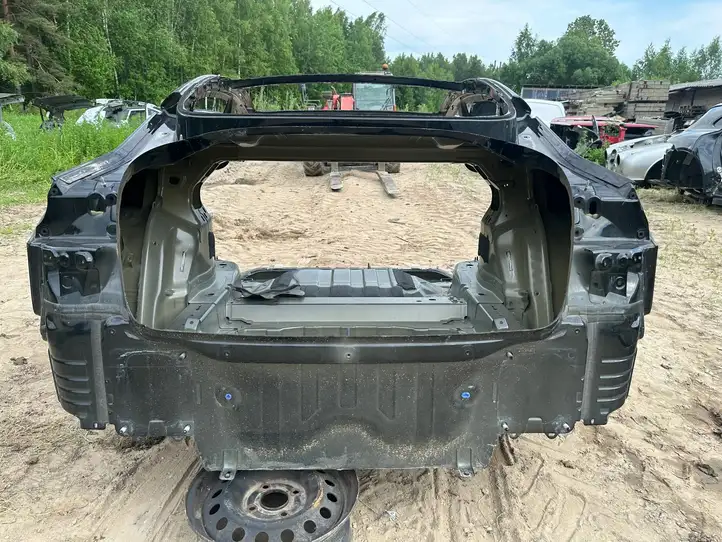 Tesla Model 3 (2017 - 2023) Задняя часть кузова — фото 17