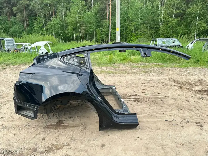Tesla Model 3 (2017 - 2023) Задняя часть кузова — фото 20