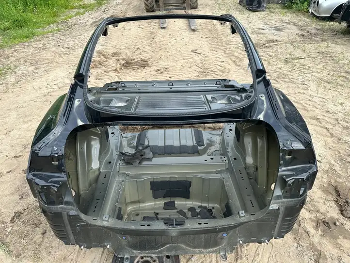 Tesla Model 3 (2017 - 2023) Задняя часть кузова — фото 22