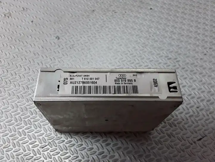 Audi A4 S4 B6 8E 8H (2000 - 2006) 8E0919895B Усилитель антенны — фото 2