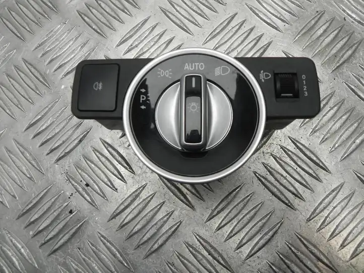 Mercedes-Benz C W204 (2007 - 2014) A2049053103 Включатель фонарей — фото 1