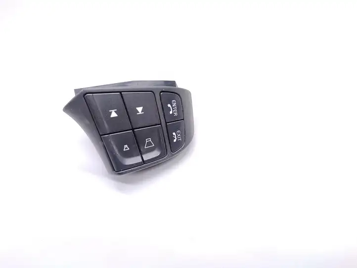 Volvo V70 (2007 - 2013) 30739640 Кнопки на рулевом колесе — фото 1