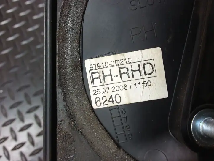 Toyota Yaris (2005 - 2009) E8013935 Боковое зеркало с электроприводом — фото 4