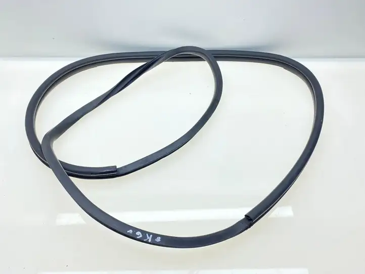 Subaru Legacy (2003 - 2009) 63572AG01AJC Уплотнитель кузова — фото 1