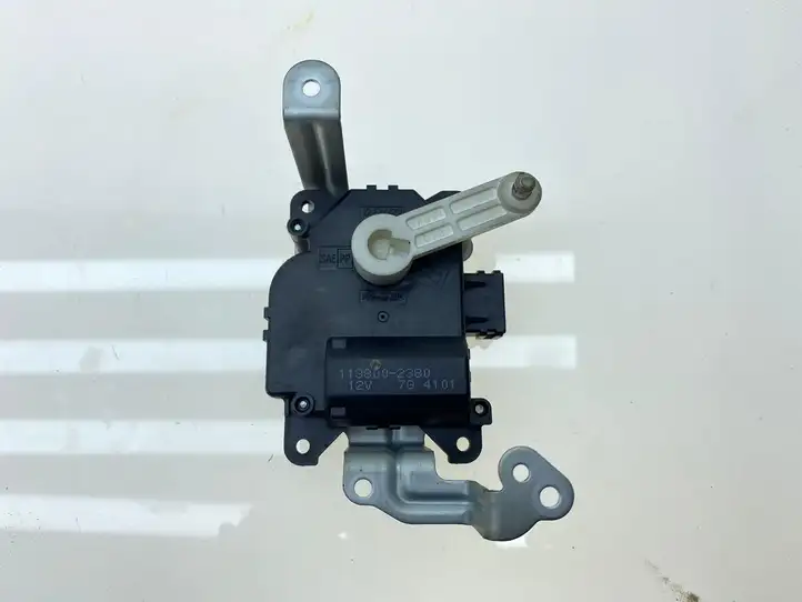 Subaru Outback (2007 - 2009) 1138002380 Двигатель задвижки потока воздуха — фото 1