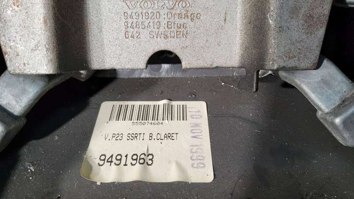Volvo S80 (1998 - 2004)  9491963 Руль