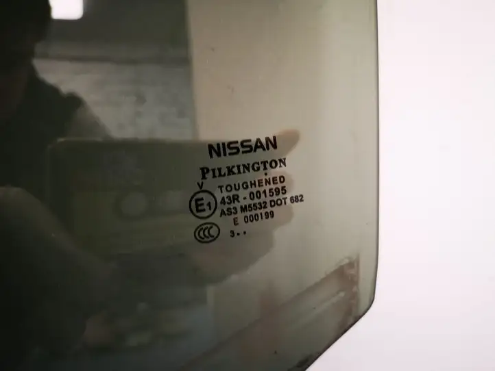 Nissan Qashqai (2013 - 2017) E143R001595 Стекло задней двери — фото 2