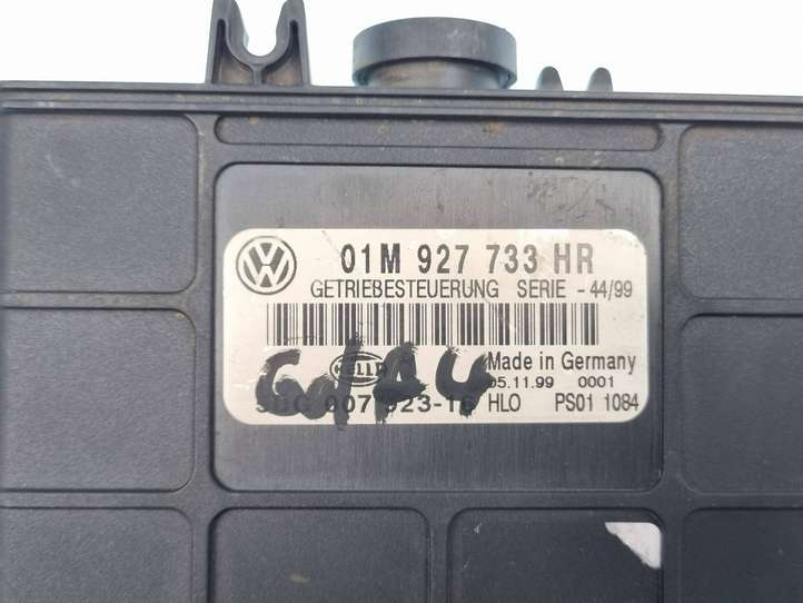 Volkswagen Golf IV (1998 - 2005)  01M927733HR Блок управления коробки передач