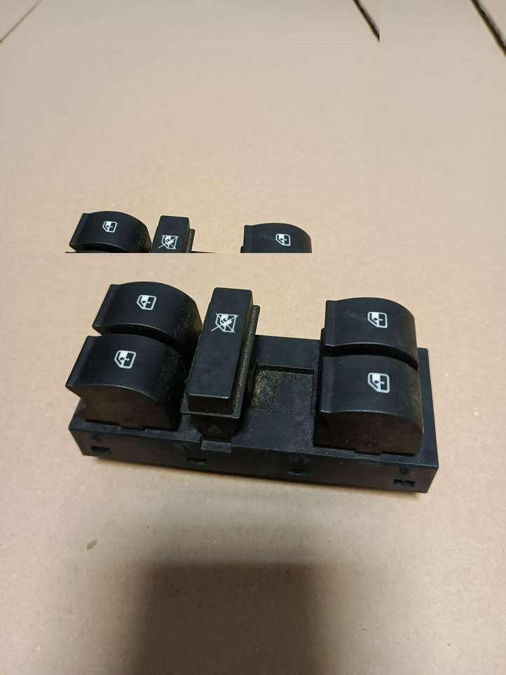Lancia Delta (2008 - 2014)  F844062300 Кнопка стеклоподъемников