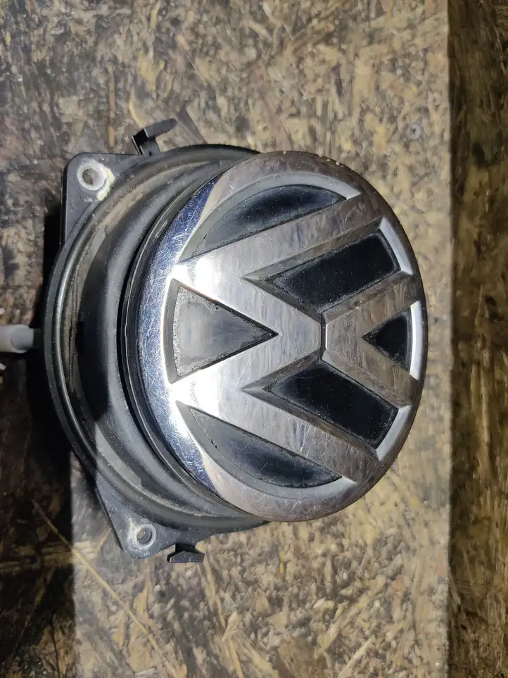 Volkswagen Golf VII (2013 - 2019) 5G9827469D Ручка крышки багажника — фото 1