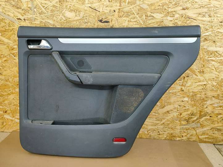 Volkswagen Touran I (2003 - 2010)  1T0867212 Обшивка задней двери