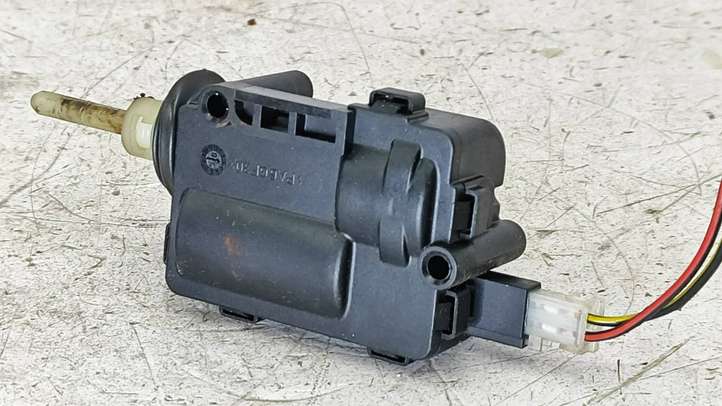 Opel Zafira (2003 - 2006)  13120789 Двигатель центрально замка