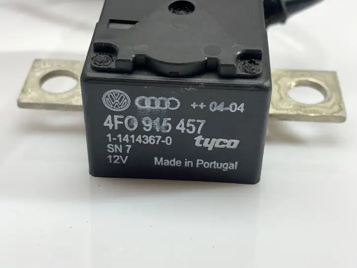Audi A6 S6 C6 4F (2008 - 2011) 4F0915457 Реле защиты аккумулятора — фото 2