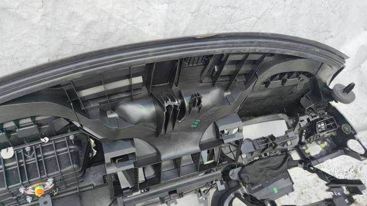 Peugeot 508 (2010 - 2014)  8247X1 Панель