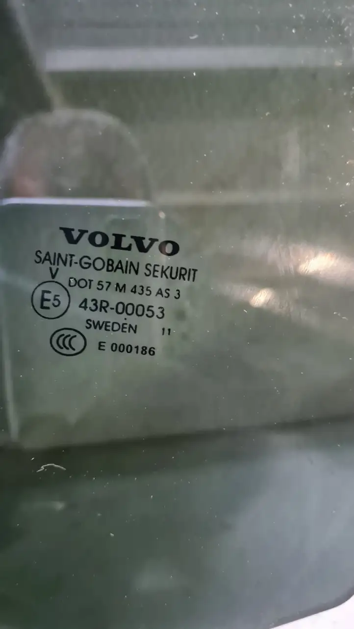 Volvo XC60 (2008 - 2013) E000186 Стекло задней двери — фото 2