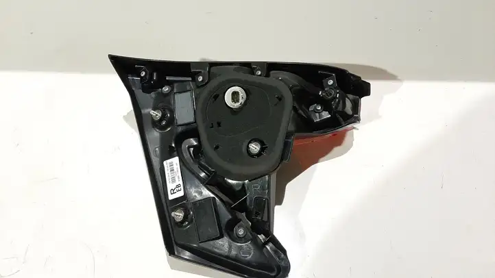 Toyota C-HR I (2016 - 2022) 81580F4010 Задний фонарь в крышке багажника — фото 3