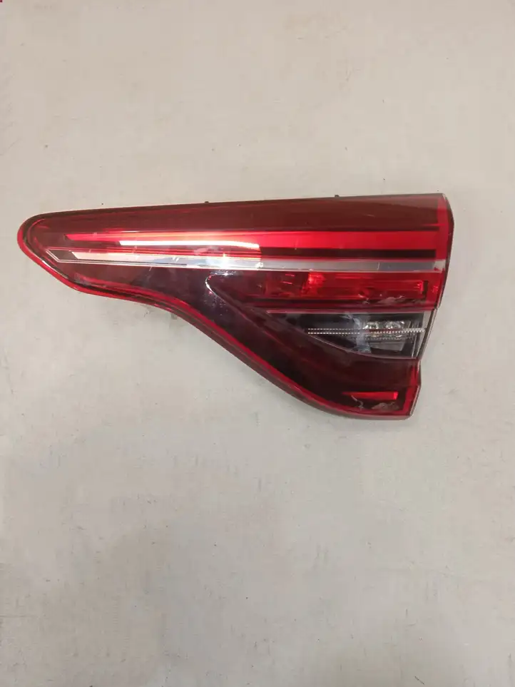 Renault Clio V (2019 - ) 265504450R Задний фонарь в крышке багажника — фото 1