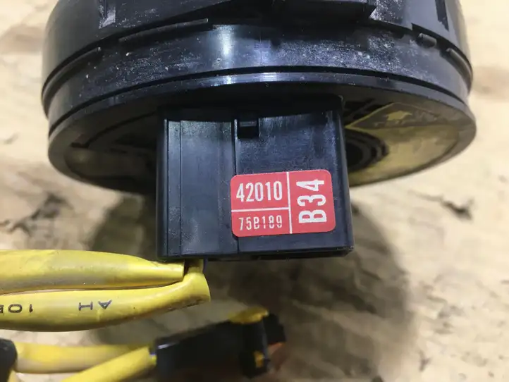 Toyota RAV 4 (XA20) (2000 - 2005) 4201075B189 Контактное кольцо SRS — фото 3