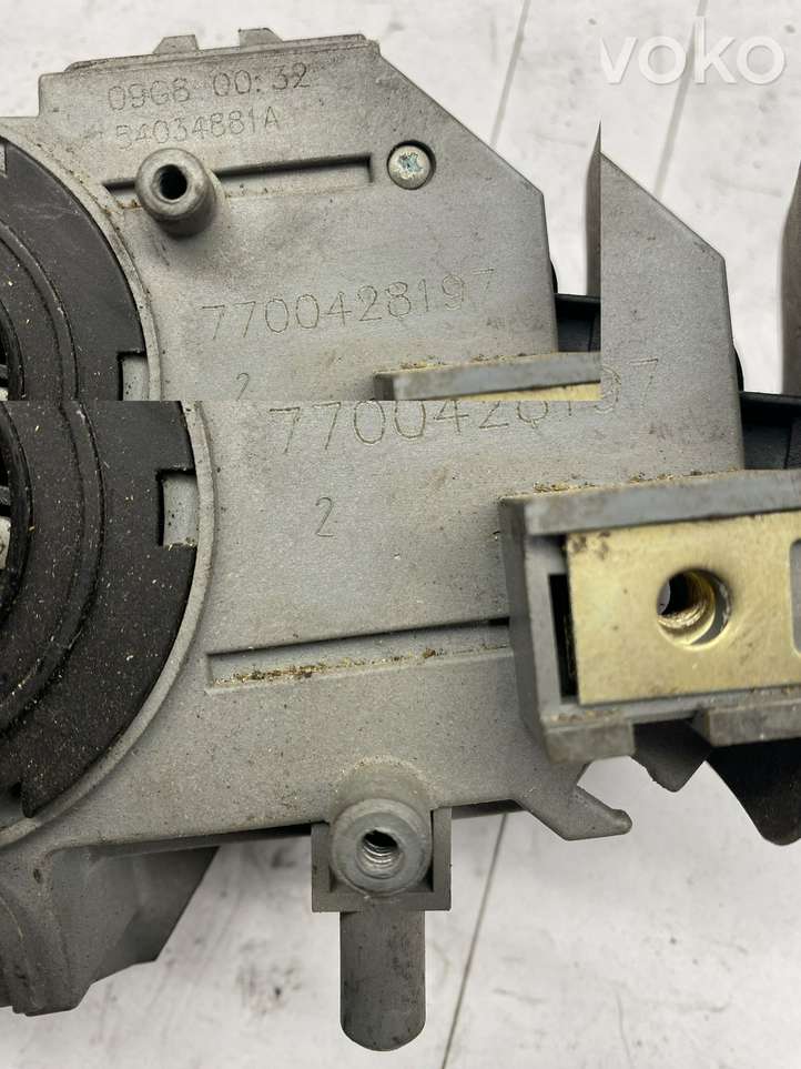 Renault Scenic II -  Grand scenic II (2003 - 2006)  7700428197 Комплект ручек