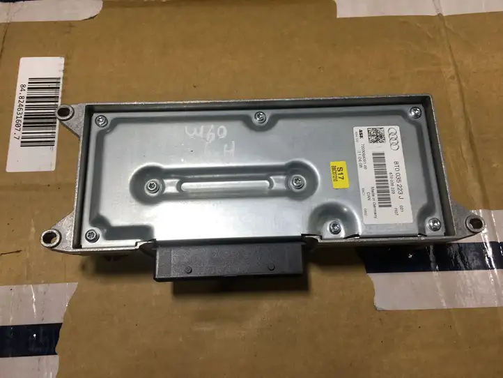 Audi A4 S4 B8 8K (2007 - 2011) 8T0035223J Усилитель звука — фото 4