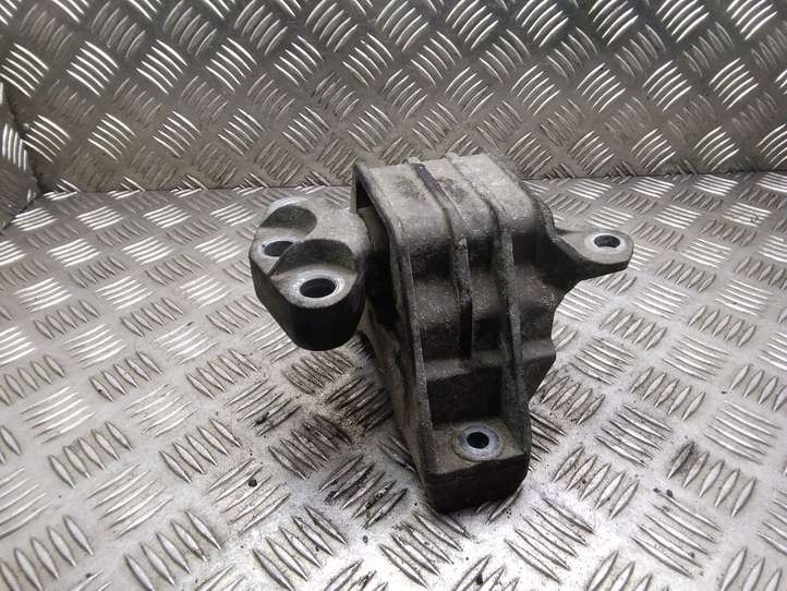 Opel Vectra (2005 - 2009)  V05369 Подушка двигателя