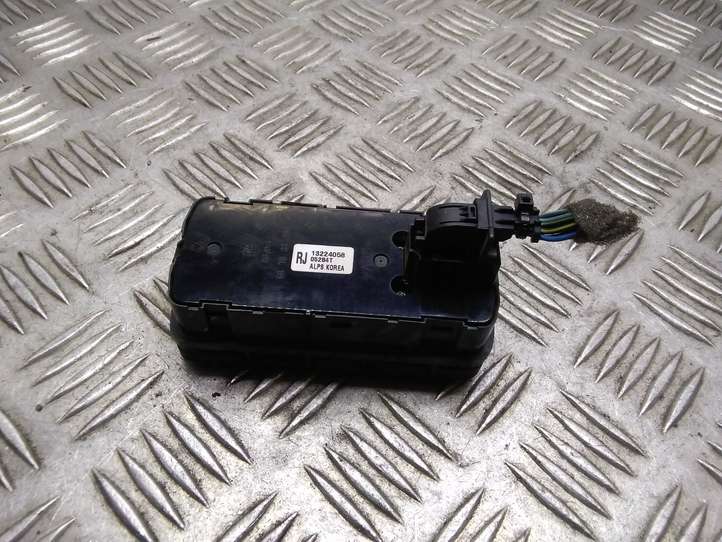 Opel Vectra (2005 - 2009)  13224058 Кнопка стеклоподъемников