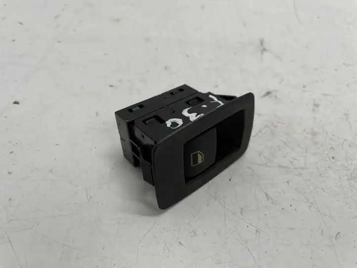 BMW 3 F30 F35 F31 (2012 - 2018) 9208106 Блок кнопок стеклоподъемников — фото 1