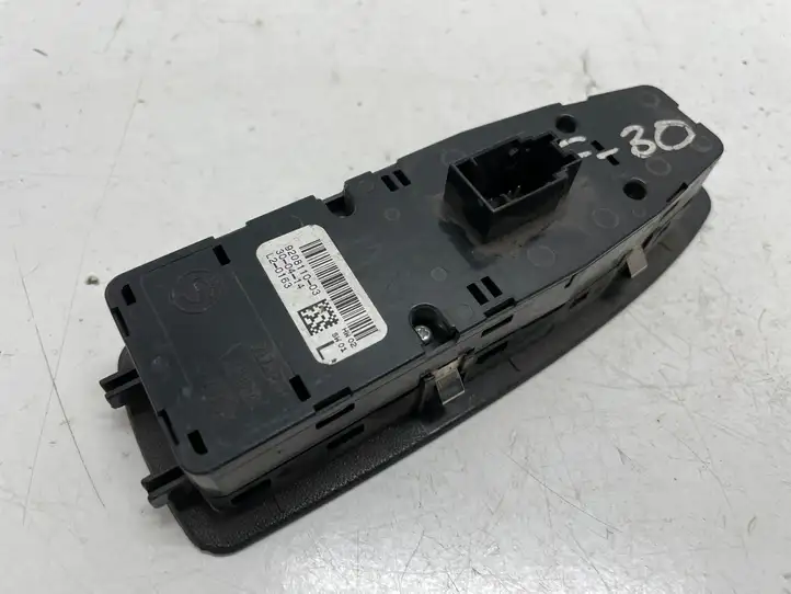BMW 3 F30 F35 F31 (2012 - 2018) 9208110 Блок кнопок стеклоподъемников — фото 2
