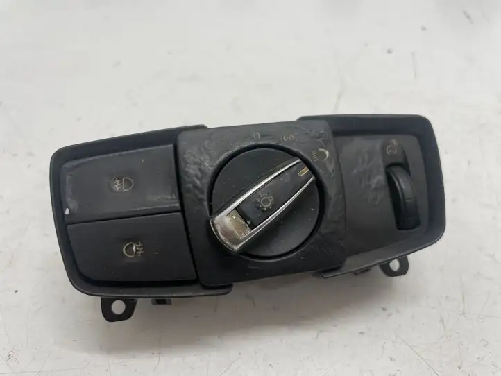 BMW 3 F30 F35 F31 (2012 - 2018) 9265302 Включатель фонарей — фото 1