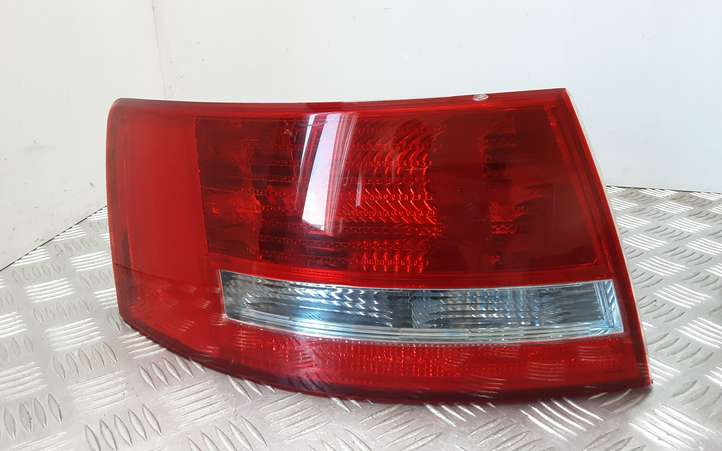 Audi A6 (2004 - 2008)  4F5945095L Задний фонарь в кузове