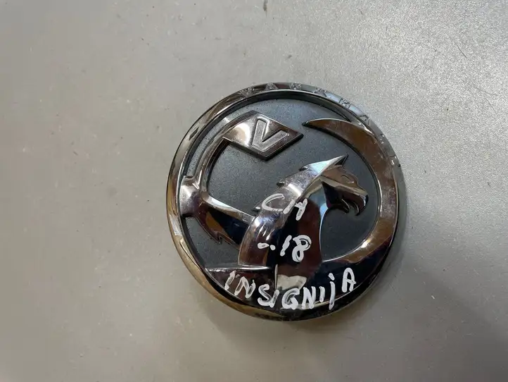 Opel Insignia B (2017 - ) 39061716 Кнопка закрытия крышки багажника — фото 1