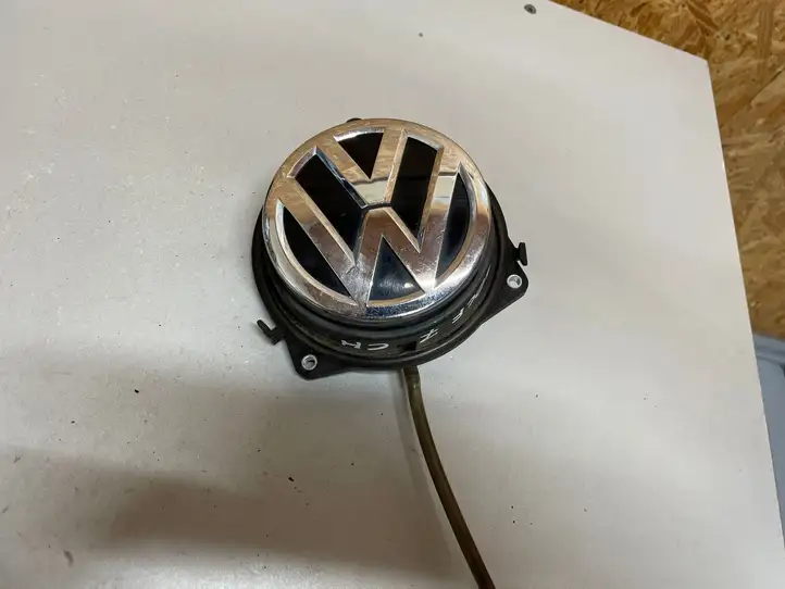 Volkswagen Golf VII (2013 - 2019) 5G9827469 Ручка крышки багажника — фото 1